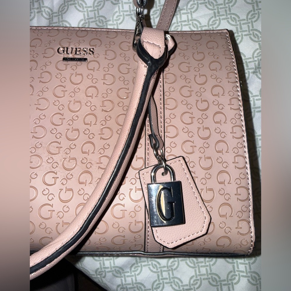 💕Final price 💕Guess Blush Pink Monogram Tote with removable strap & silver - Picture 9 of 16